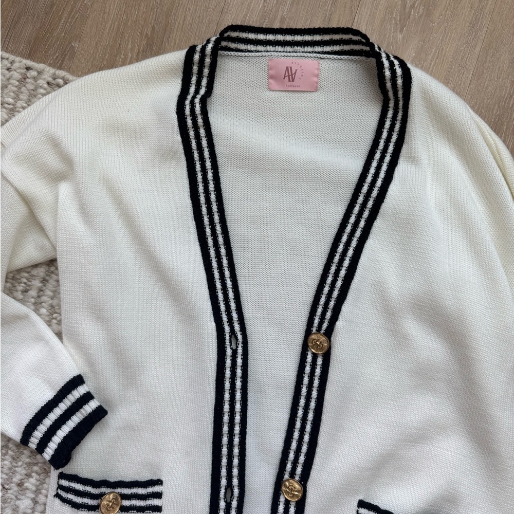Handmade Aventina Knitwear - Picture 2 of 5